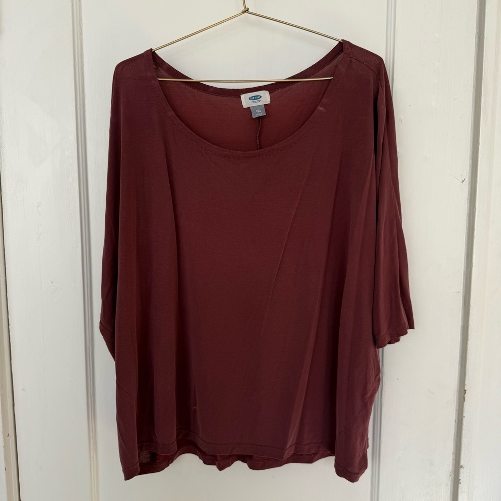 Maroon old navy crew